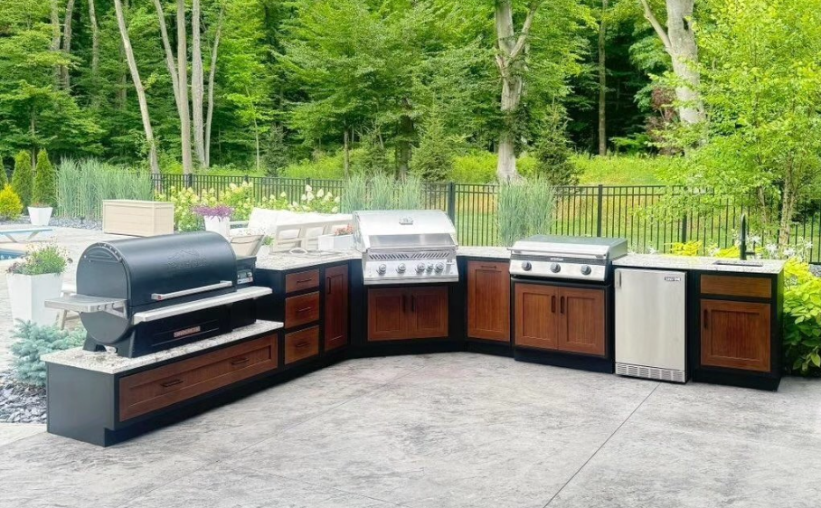 how much does an outdoor kitchen add to home value