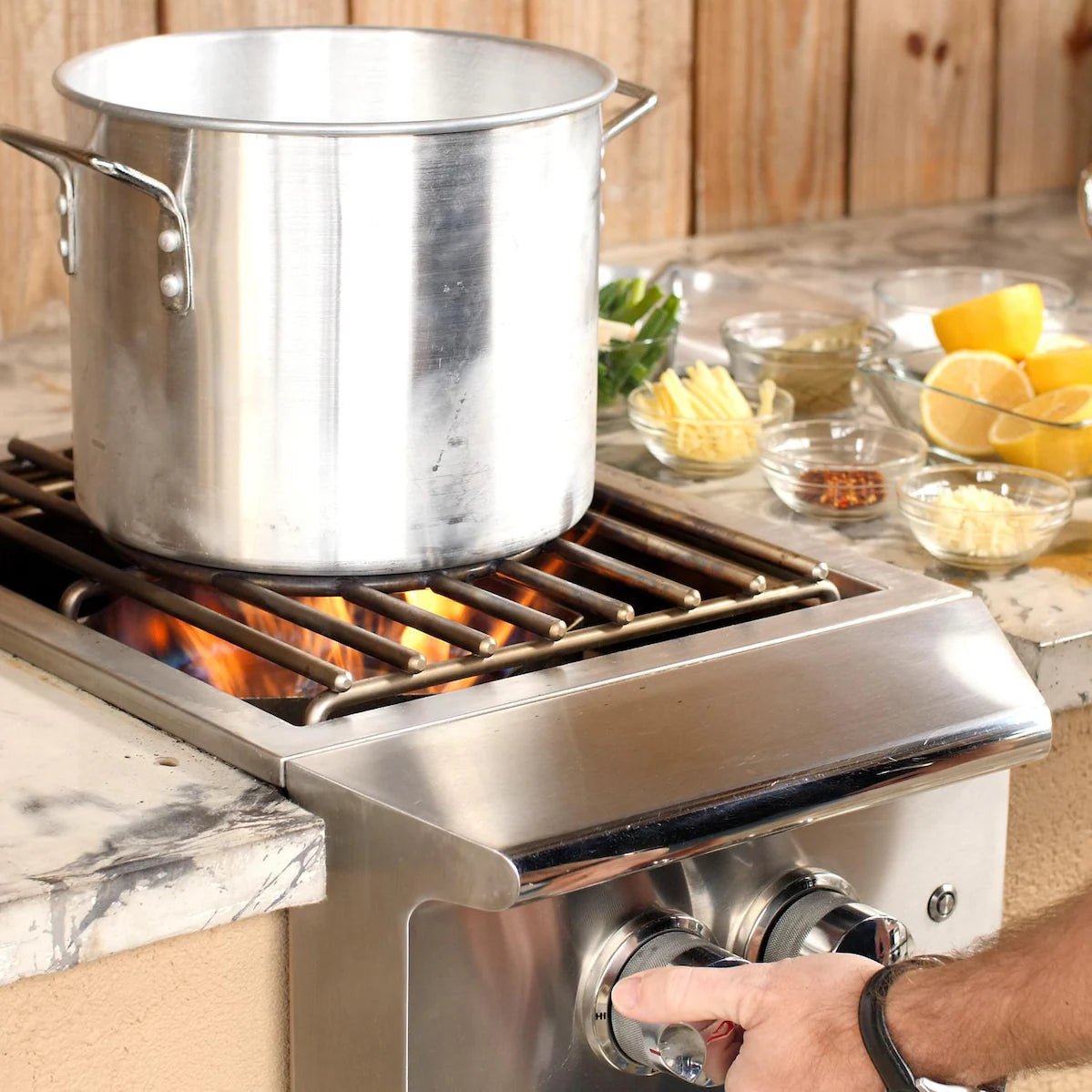 Blaze Professional LUX Built-In High Performance Power Burner with Wok Ring & SS Lid - 15.75" Wide - BLZ-PROPB (LP/NG)