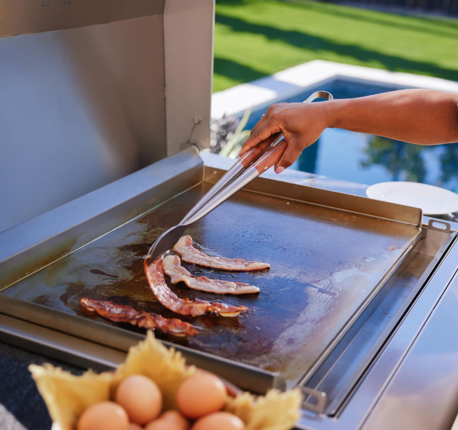 Blaze LTE+ 30-Inch Built-in Griddle w/ Lift-Assist Lid (BLZ-GRIDDLE-LTE3-LP / BLZ-GRIDDLE-LTE3-NG)
