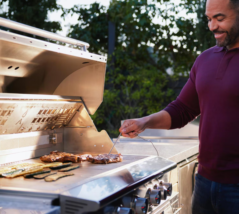 Blaze LTE PRO 32-Inch 4-Burner Built-in Grill w/ Digital Temperature Screen & Rear Infrared Burner (BLZ-4LTEPRO-LP / BLZ-4LTEPRO-NG)