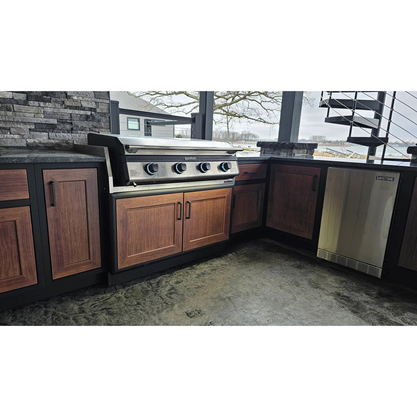 21″ Sunstone 304 Stainless Steel Outdoor Rated Refrigerator – SAPFR21PRO