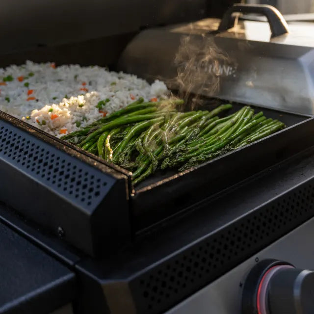 Blackstone - Stainless Steel 28 inch Drop-in Griddle with Hood (LP/NG)
